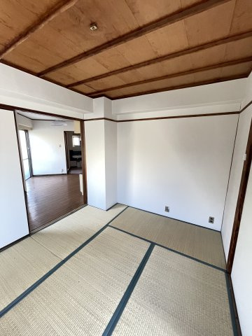 金盃第2ビル高羽荘の和室