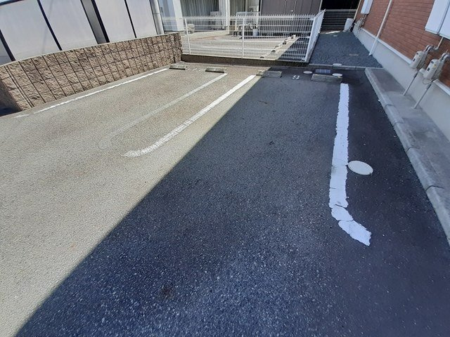 ビラージュ・ブリエ　Ⅰの駐車場