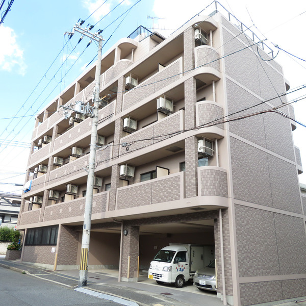 パインテール御影の外観