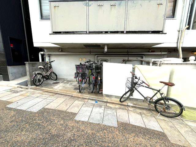 ル・メトロの駐車場