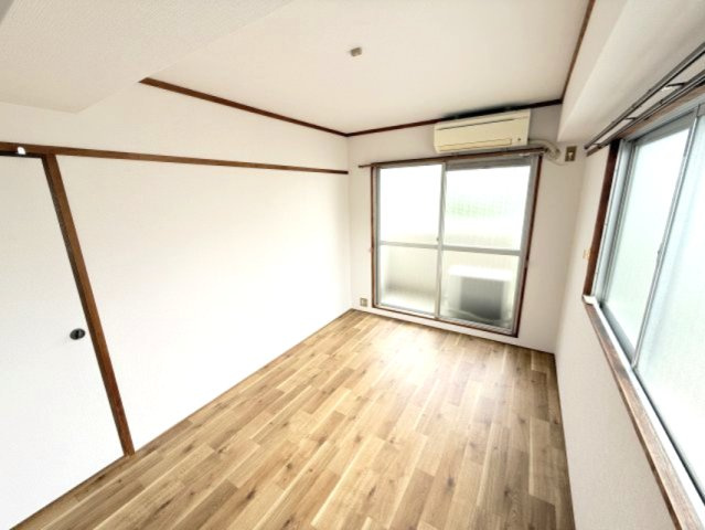 リアライズ上野通の寝室