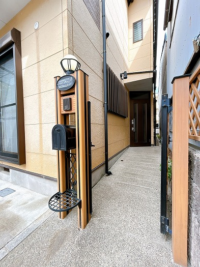 名古屋市西区歌里町の玄関