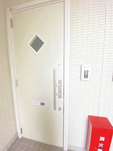 グランマスト林町 Ａ棟の玄関