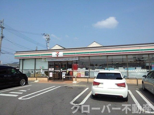 トラストコートⅡ　Ｂの周辺|コンビニセブンイレブンまで700m