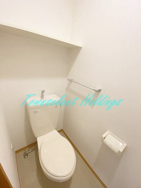 藤沢市南藤沢の賃貸マンションのトイレ|清潔感のあるトイレです