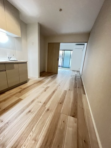 尼崎市杭瀬北新町３丁目のアパートの居間・リビング