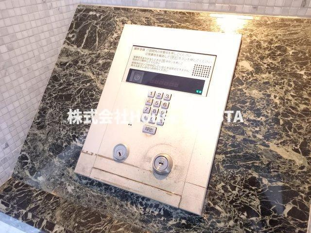 プレジール三ノ宮Ⅱのエントランス