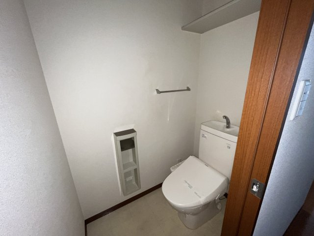 リヴィエールおおいそA棟のトイレ