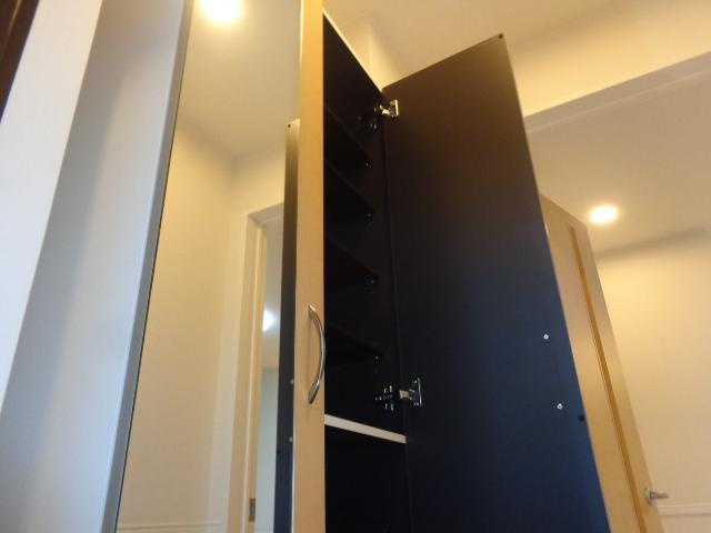 バン・テールの玄関|下駄箱