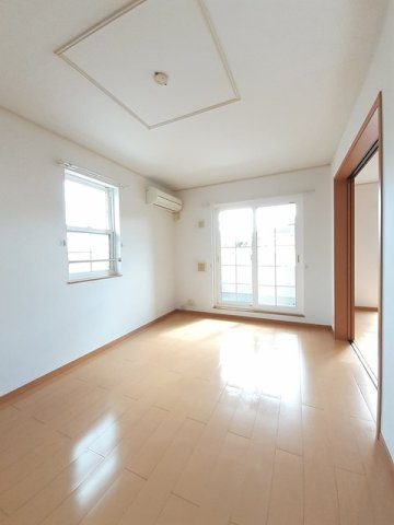 エレガントＢの居間・リビング