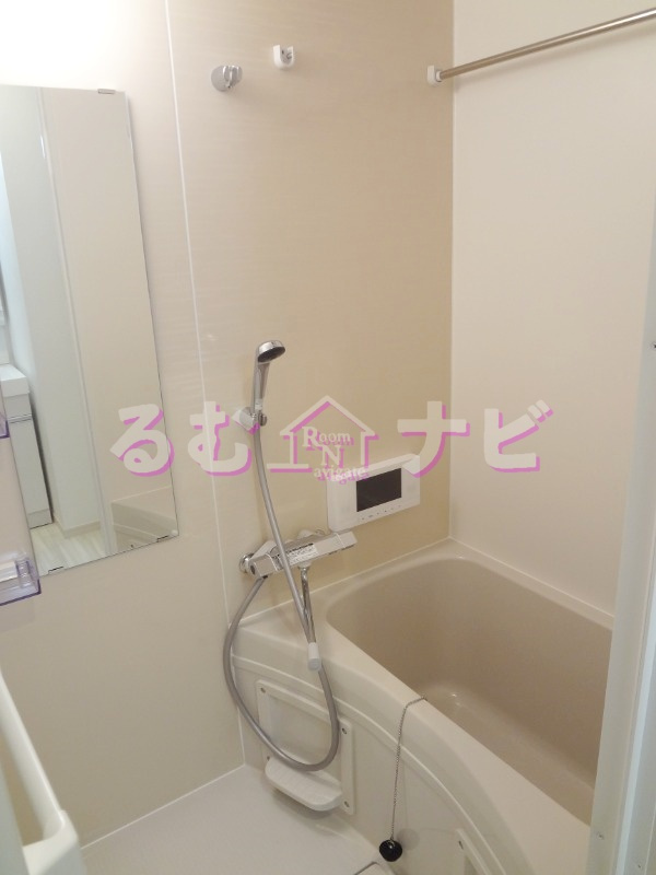 福岡市南区三宅１丁目のアパートの浴室