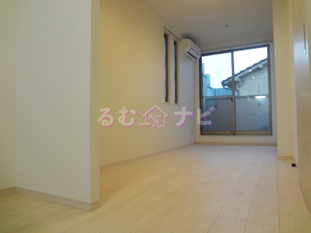 福岡市南区三宅１丁目のアパートの玄関