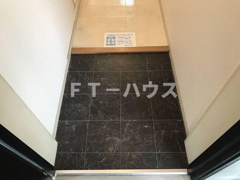 ステラコート行徳の玄関