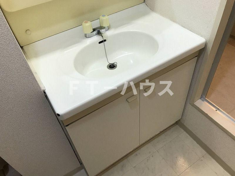 ステラコート行徳の洗面所