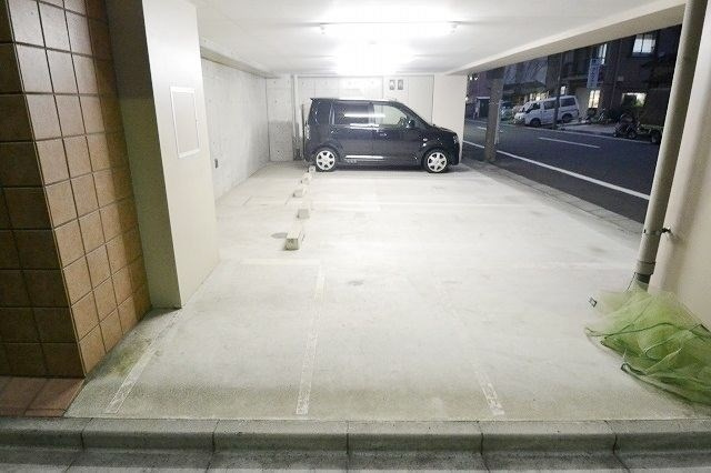 ベルメイユ　ドゥの駐車場