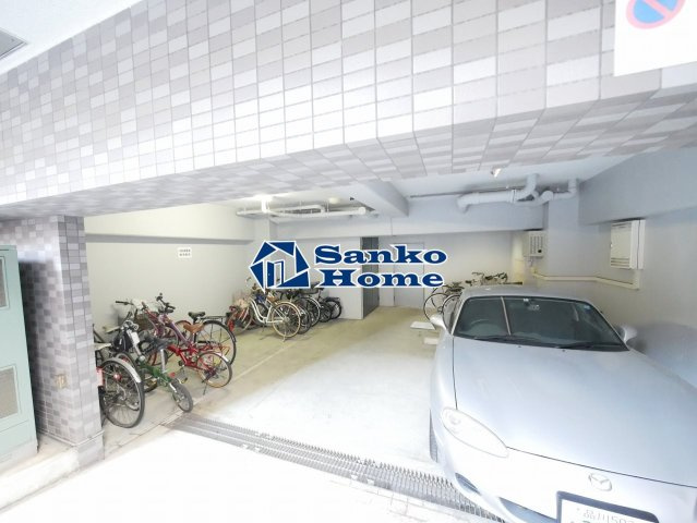 スカイコート日本橋浜町公園の駐車場