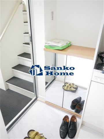 アイ・ステージ千束の玄関