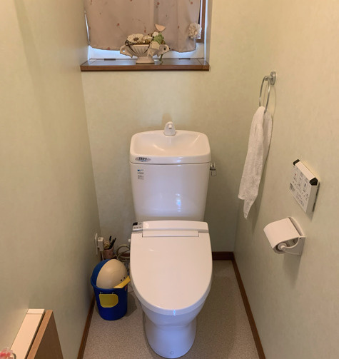 豊岡市大磯町のトイレ|温水洗浄便座、シンプルで使いやすいトイレです。