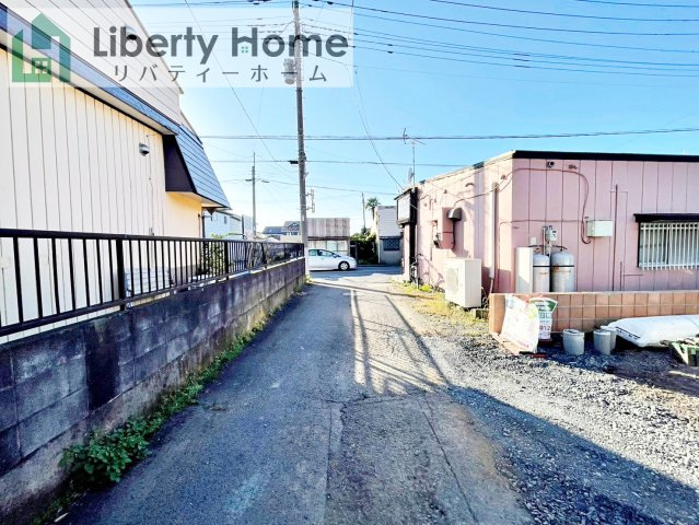 水戸市元吉田町11期　新築戸建　1号棟の前面道路含む現地写真