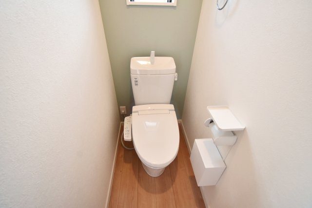 笠屋町戸建のトイレ