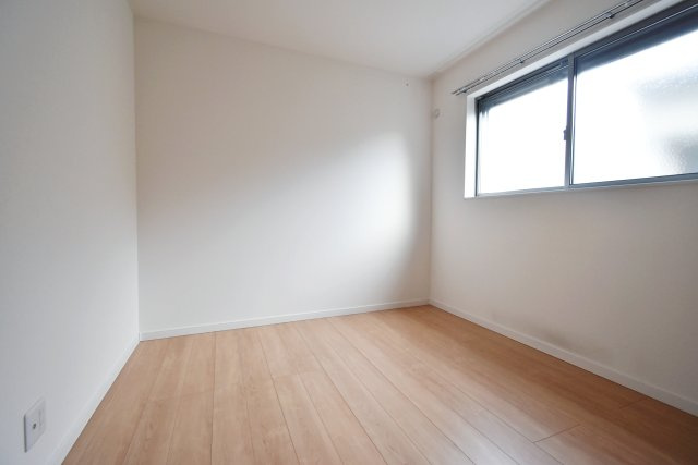 笠屋町戸建の洋室|5.2帖