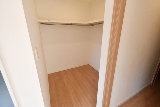 笠屋町戸建の収納|クローゼット