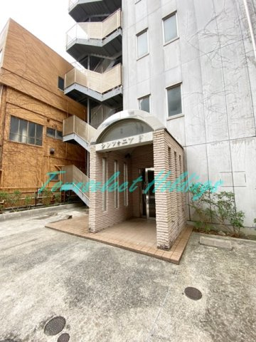藤沢市南藤沢の賃貸マンションのエントランス|毎日通るエントランス♪