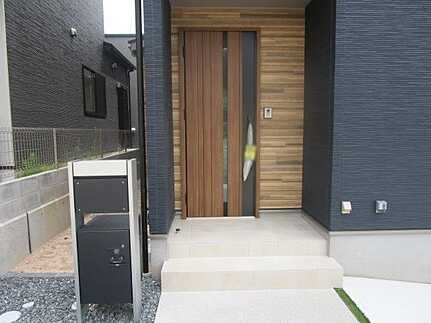 広島市安佐南区上安7丁目　新築一戸建ての玄関