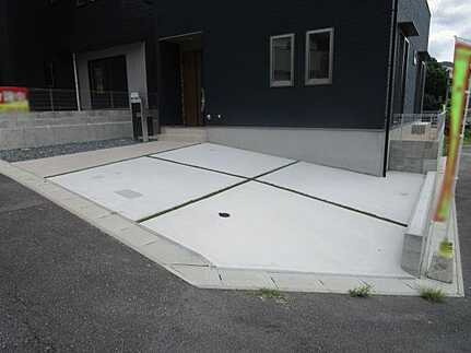 広島市安佐南区上安7丁目　新築一戸建ての駐車場