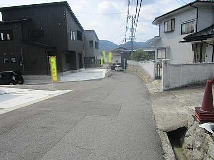 広島市安佐南区上安7丁目　新築一戸建ての前面道路含む現地写真