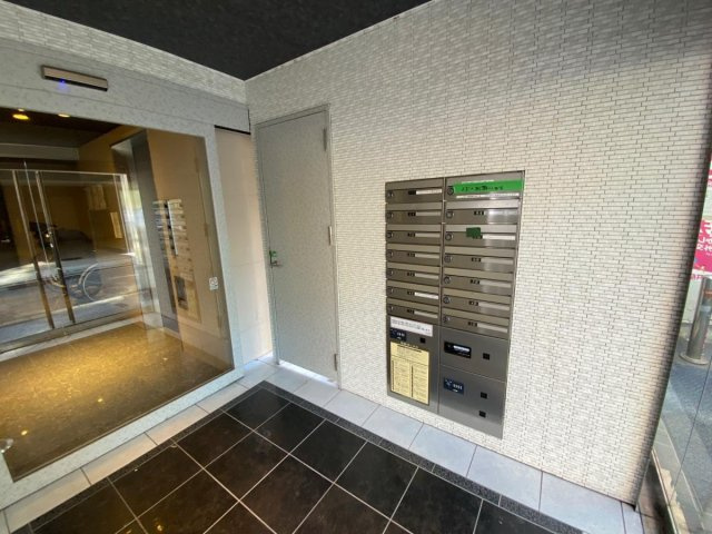 ゼファーズ日本橋浜町のエントランス