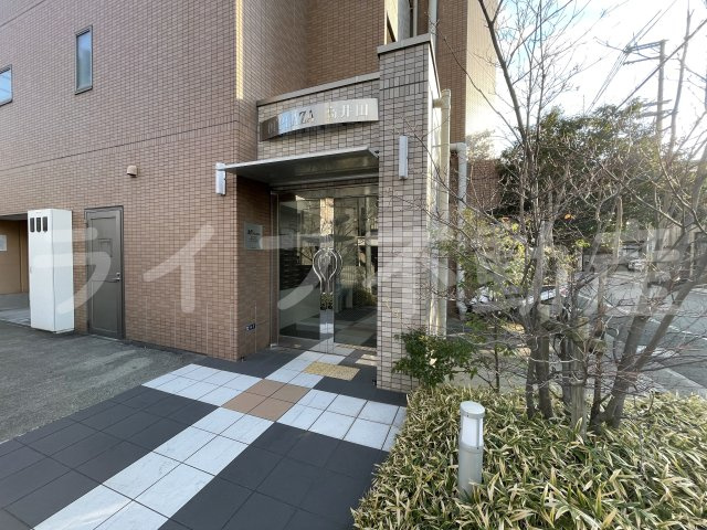 M’プラザ高井田のエントランス