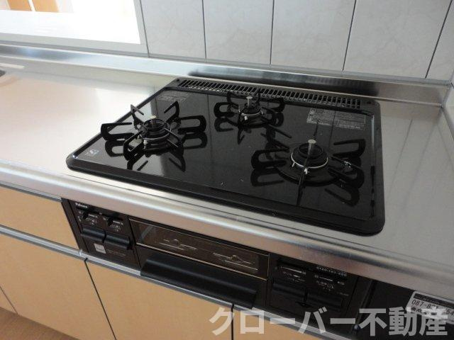 シャトーミニヨンのキッチン|３口コンロ