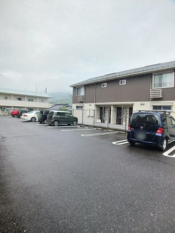 グレース・ＡＫＩ壱番館の駐車場|駐車場があります