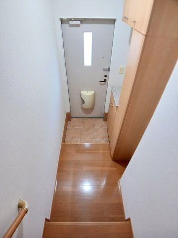 グレース・ＡＫＩ壱番館の玄関|シンプルで使いやすい玄関です