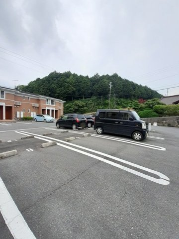 プラシード参番館の駐車場|駐車場です