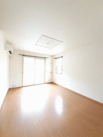 プラシード参番館の居間・リビング|居間です