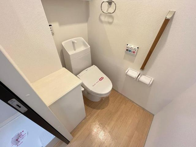 プラージュ広島駅前のトイレ|シャワー付トイレ