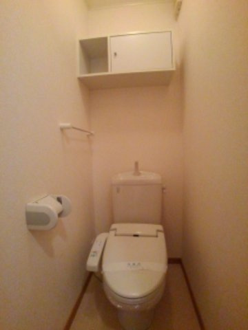 ヴィラＯＧＡＴＡのトイレ|落ち着いた色調のトイレです
