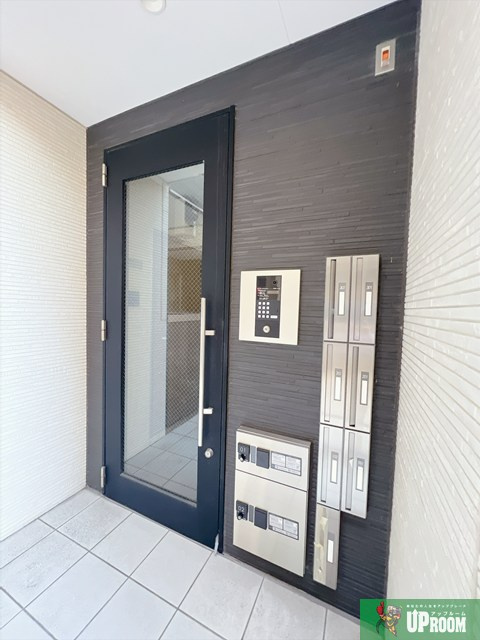 LUXE.STYLE辻町EASTのエントランス