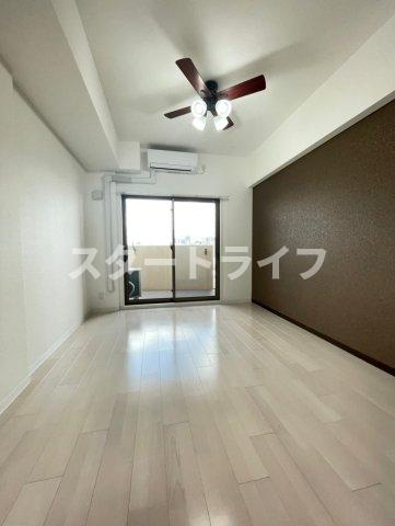 大阪市淀川区西三国４丁目の賃貸マンションの居間・リビング