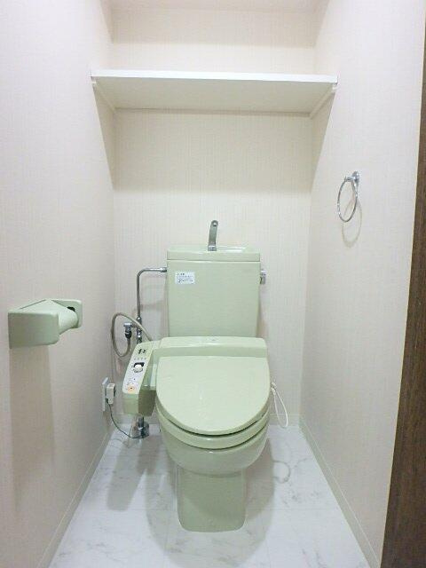 目黒区青葉台３丁目の賃貸マンションのトイレ|シャワートイレ