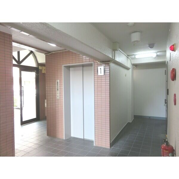メゾンド徳川苑のロビー