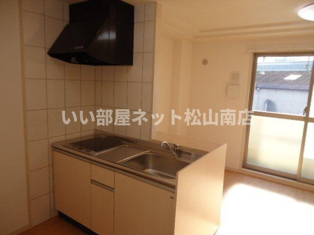 【キッチン】 | モンテ フローラ