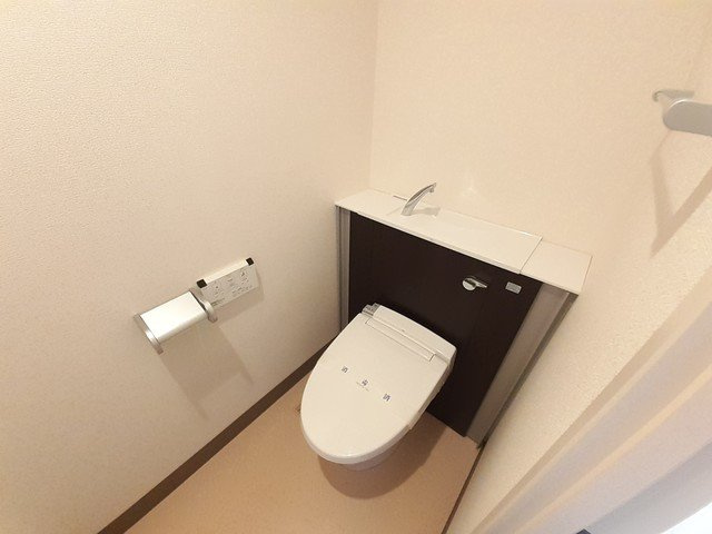 【トイレ】 | バーバリー・ヒル | 清潔感のあるトイレです