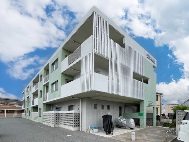 ニューガイアソラーレ下石田の外観