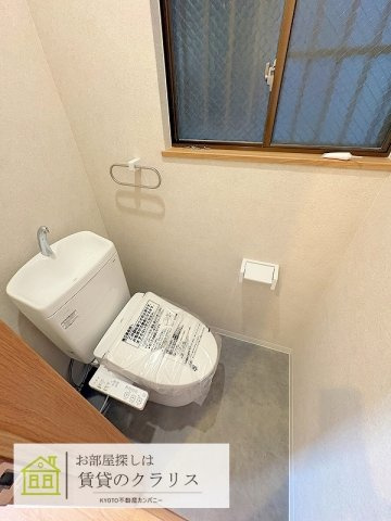 桂川下津林リノベーション貸家のトイレ