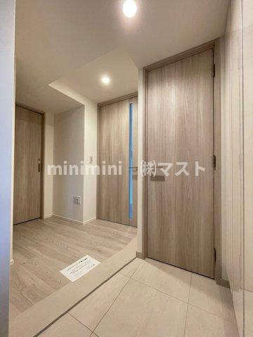 ジオタワー新町の玄関