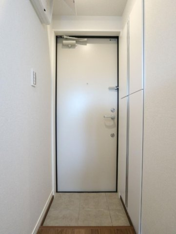 エクセラン大宮の玄関