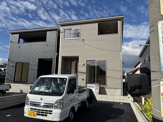 クレイドルガーデン　高浜市向山町第６　全3棟の外観|落ち着いた色合いと上品な質感の外観は、家族の成長とともに永く愛せるデザインを実現しています。									
									